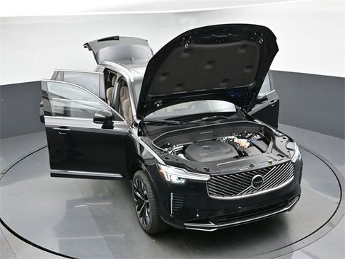 New 2026 Volvo XC90 T8 Plus image 51