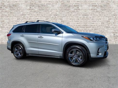 Used 2018 Toyota Highlander Limited Platinum image 1