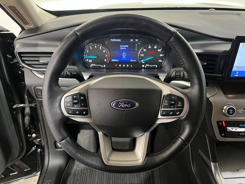 Used 2023 Ford Explorer XLT w/ Equipment Group 202A AWD/4WD image 20