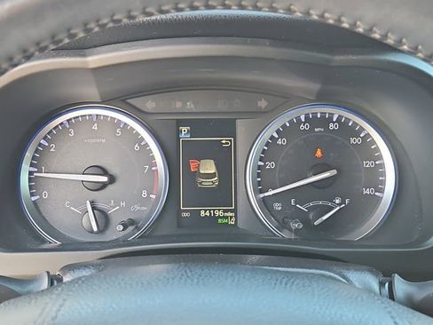 Used 2018 Toyota Highlander XLE image 21