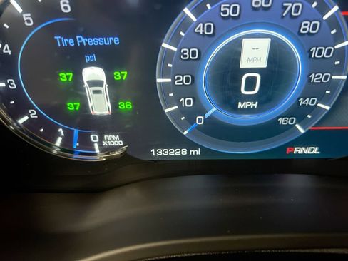 Used 2018 Cadillac Escalade ESV Premium Luxury AWD/4WD image 13