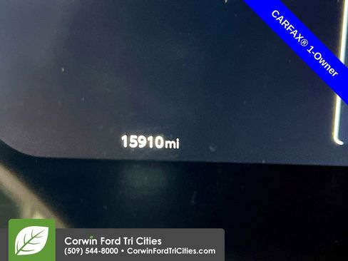 Used 2024 Toyota Tacoma Limited image 2