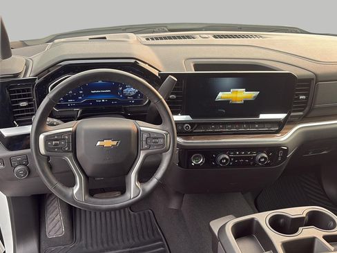 Certified 2024 Chevrolet Silverado 1500 LT AWD/4WD image 12