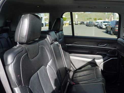 Used 2021 Jeep Grand Cherokee L Limited image 21