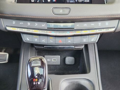 Used 2023 Cadillac XT4 Sport FWD image 13