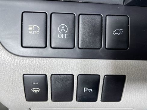 Used 2017 Toyota Highlander Limited image 26