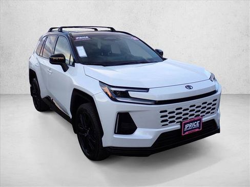 Used 2026 Toyota RAV4 XSE w/ Panoramic Sun Roof Package AWD/4WD image 6