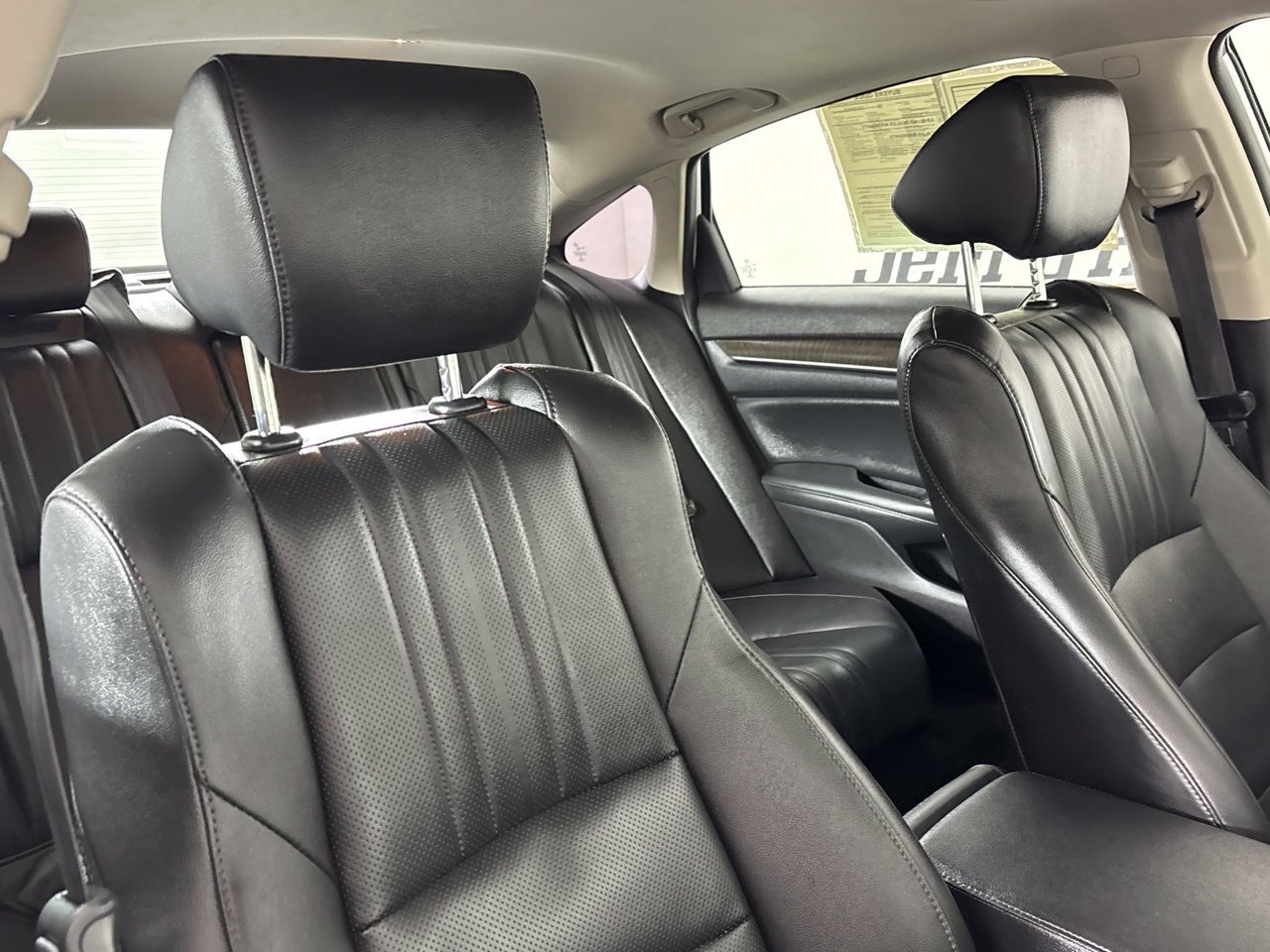 Used 2022 Honda Accord Touring image 29