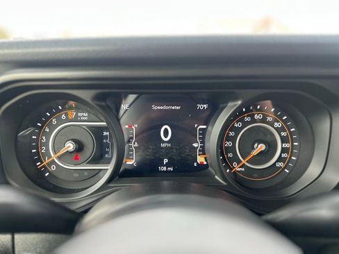 New 2025 Jeep Gladiator Sport image 12