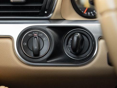 Certified 2013 Porsche 911 Carrera 4S image 17