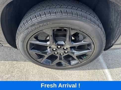 Used 2024 Chevrolet Traverse RS FWD image 23