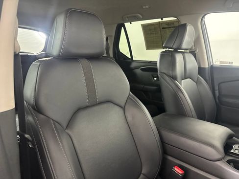 Used 2023 Honda Pilot EX-L image 25