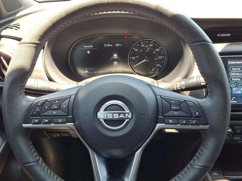 Used 2023 Nissan Kicks SR w/ SR Premium Package FWD image 15