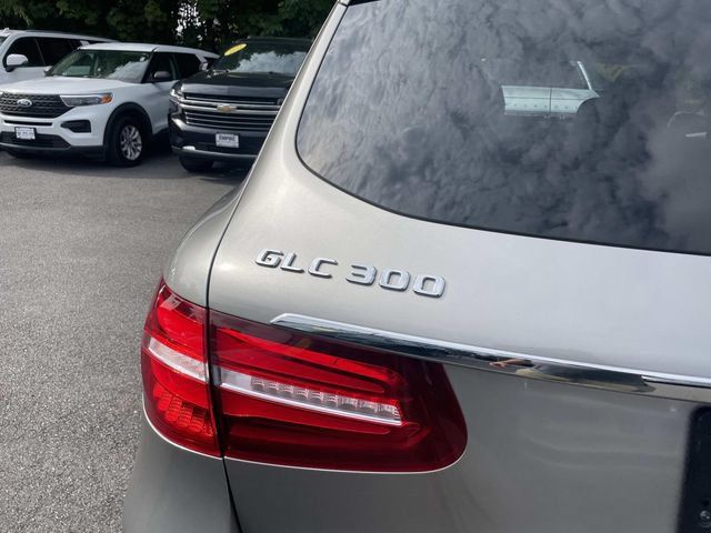 Used 2019 Mercedes-Benz GLC 300 4MATIC image 7