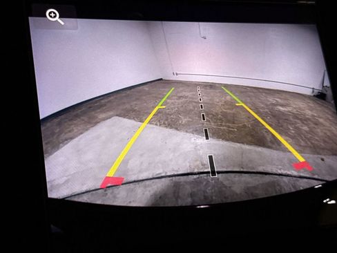 Used 2023 Jeep Grand Cherokee Laredo image 14