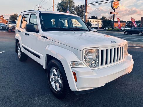 Used 2012 Jeep Liberty Sport image 8