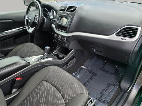 Used 2019 Dodge Journey SE w/ Connectivity Group FWD image 28