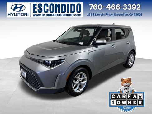 Used 2023 Kia Soul LX w/ LX Technology Package FWD image 1