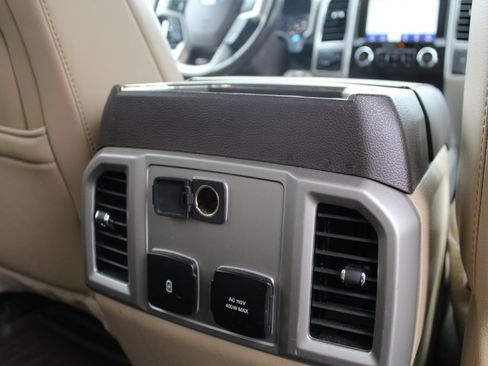 Used 2020 Ford F150 Lariat image 16