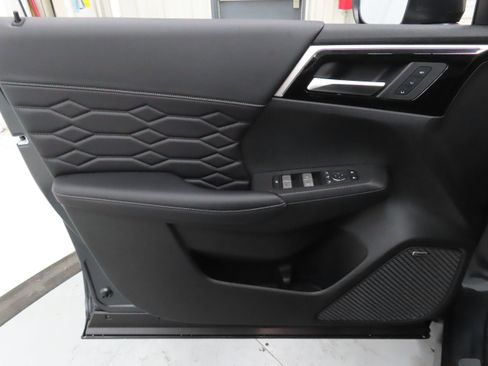 New 2026 Mitsubishi Outlander SEL FWD image 10