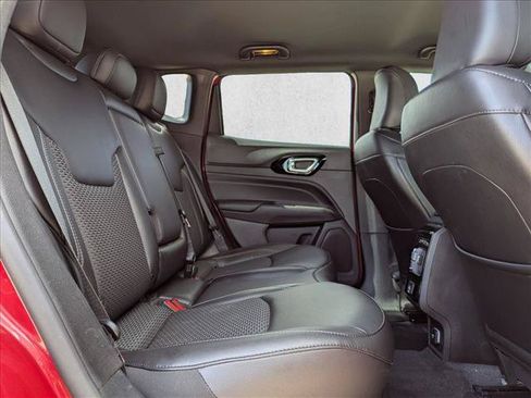 Used 2023 Jeep Compass Latitude AWD/4WD image 19