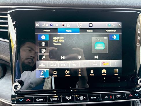 Used 2024 Jeep Wagoneer Series II image 16