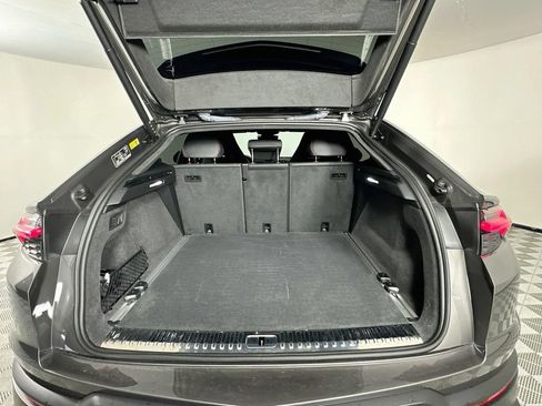 Used 2025 Lamborghini Urus SE AWD/4WD image 26
