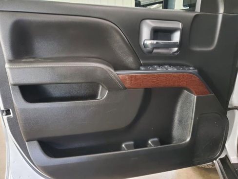 Used 2018 GMC Sierra 1500 SLE w/ SLE Value Package AWD/4WD image 10
