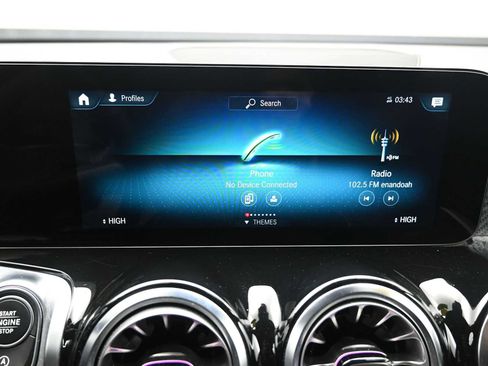 Used 2022 Mercedes-Benz GLB 250 4MATIC image 14