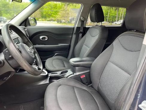 Used 2016 Kia Soul + FWD image 16
