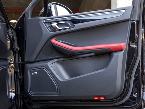 New 2025 Porsche Macan image 50