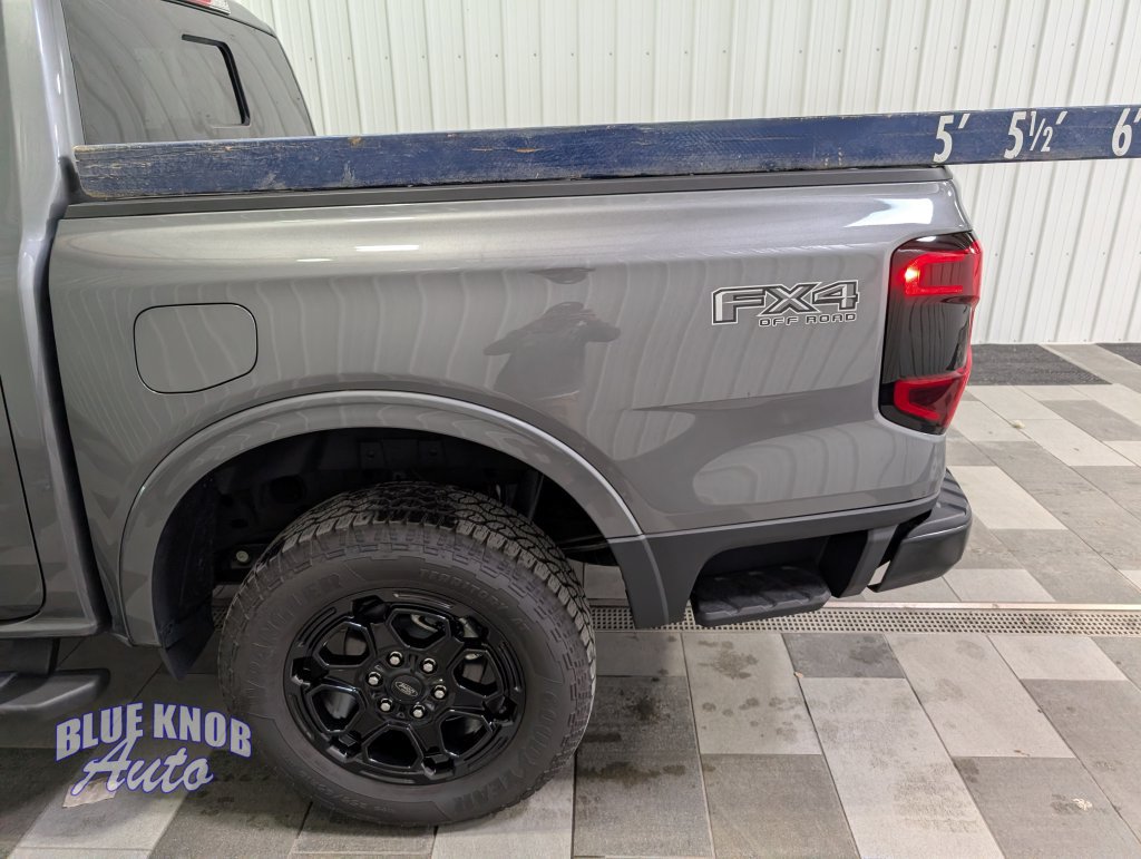 Used 2025 Ford Ranger Lariat w/ FX4 Off-Road Package AWD/4WD image 3