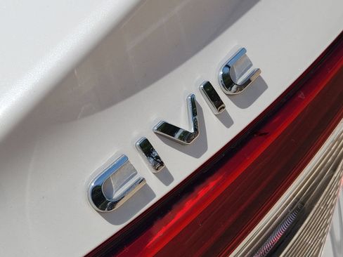 Used 2024 Honda Civic Touring image 18