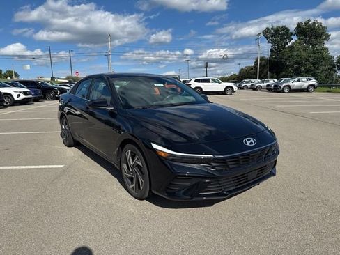 Used 2024 Hyundai Elantra SEL w/ Convenience Package FWD image 9