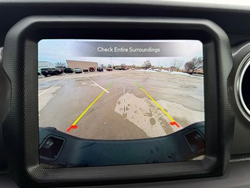 Used 2023 Jeep Gladiator Overland image 21