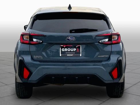 Used 2024 Subaru Crosstrek 2.0i image 5