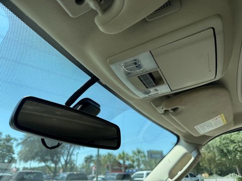 Used 2017 Lincoln Navigator L Select image 23