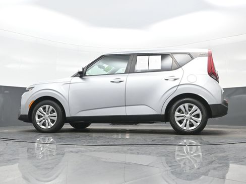 Used 2020 Kia Soul LX image 25
