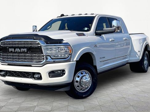 Used 2019 RAM 3500 Limited w/ Max Tow Package image 2