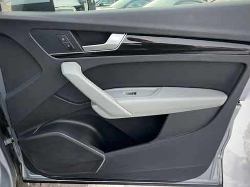 Used 2018 Audi Q5 2.0T Premium Plus w/ Premium Plus Package image 31