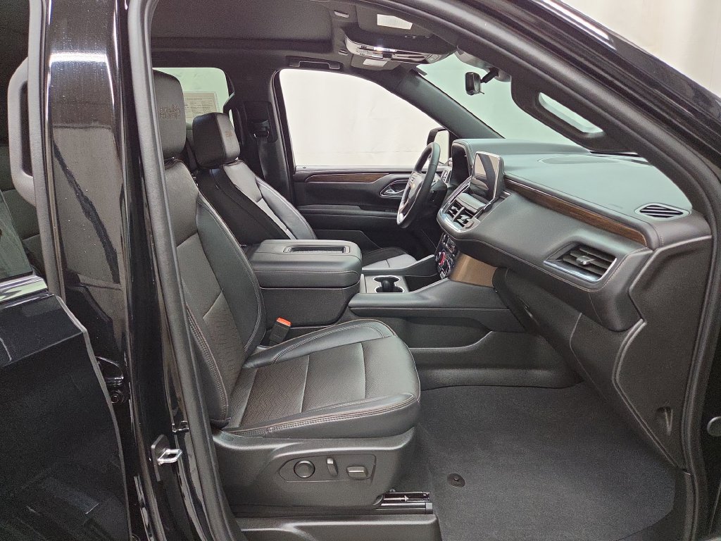 Used 2023 Chevrolet Tahoe High Country w/ Premium Package 2 AWD/4WD image 13