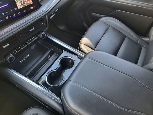 Used 2025 Chevrolet Tahoe Z71 image 16