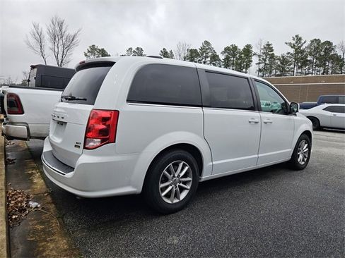 Used 2018 Dodge Grand Caravan SXT image 5