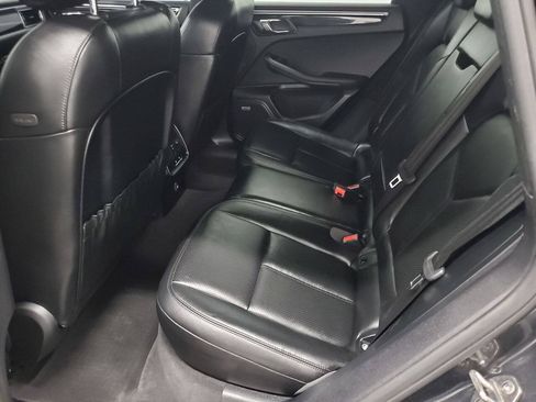 Used 2018 Porsche Macan AWD/4WD image 13