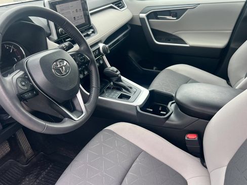 Used 2025 Toyota RAV4 XLE w/ Convenience Package AWD/4WD image 7