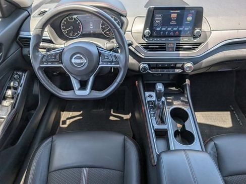 Used 2025 Nissan Altima 2.5 SR FWD image 8