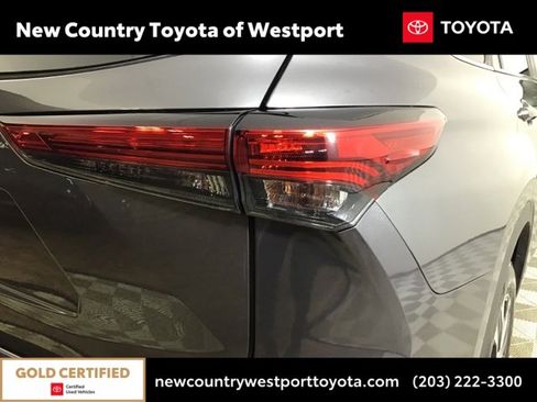 Certified 2023 Toyota Highlander XLE image 24