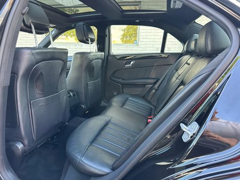 Used 2010 Mercedes-Benz E 550 Sedan w/ Premium 2 Pkg image 16