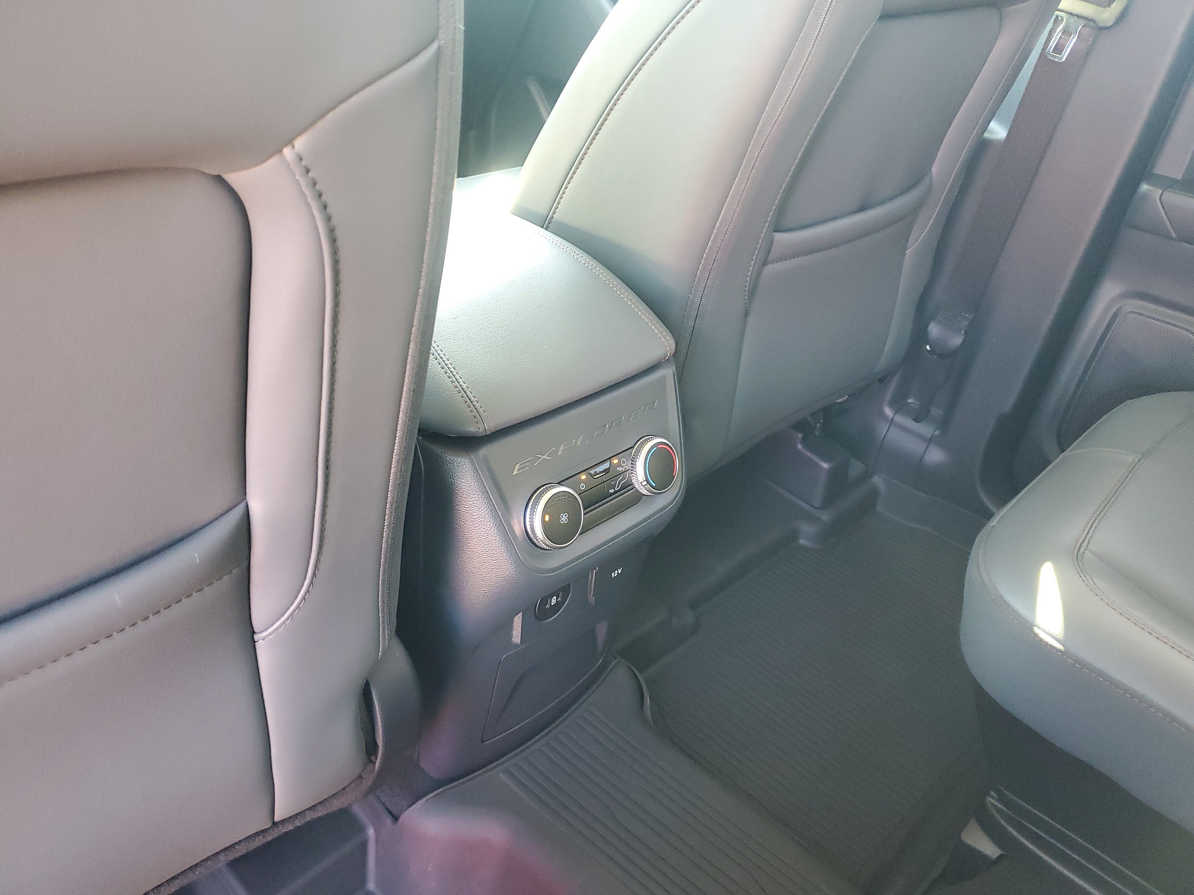 Used 2026 Ford Explorer Active w/ Active Comfort Package RWD image 13