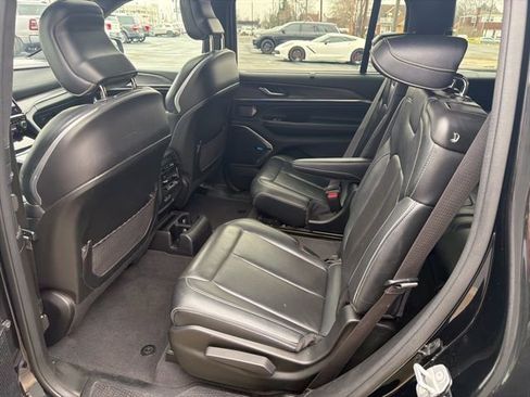 Used 2022 Jeep Grand Cherokee L Overland w/ Luxury Tech Group IV AWD/4WD image 12